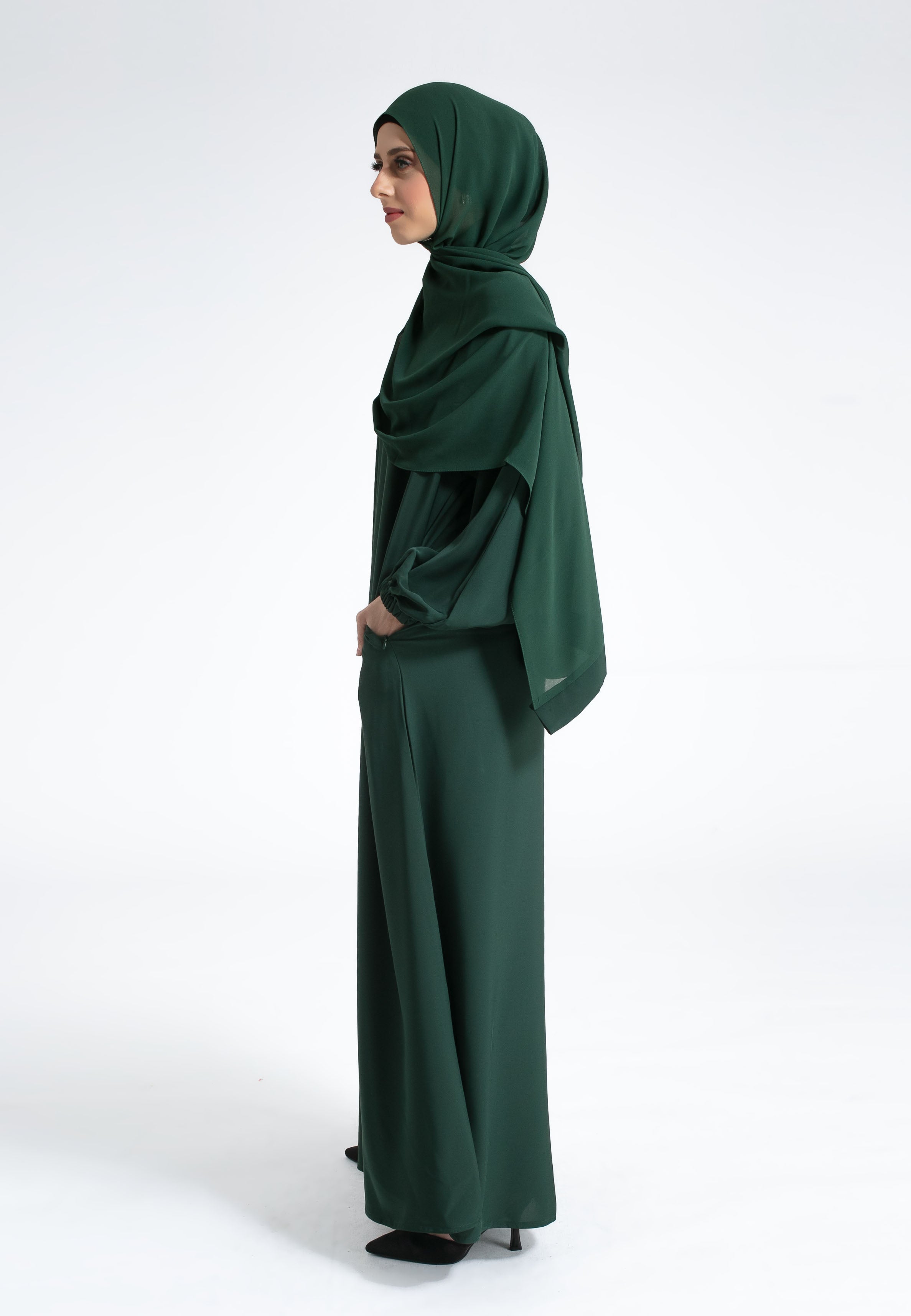 Plain-Green-Closed-Abaya