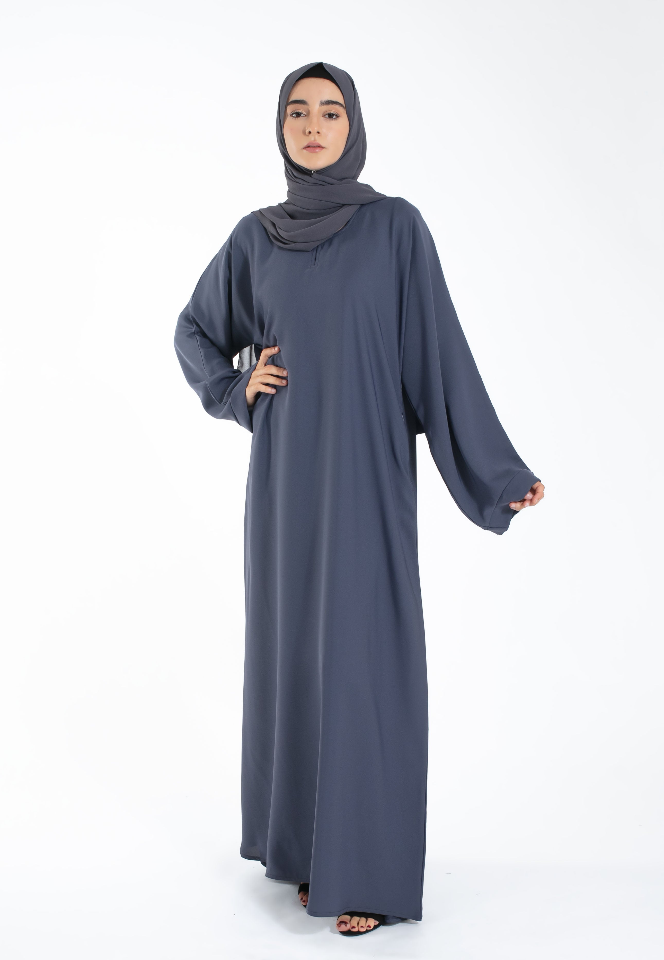 Wide Sleeves Grey Pocket Abaya
