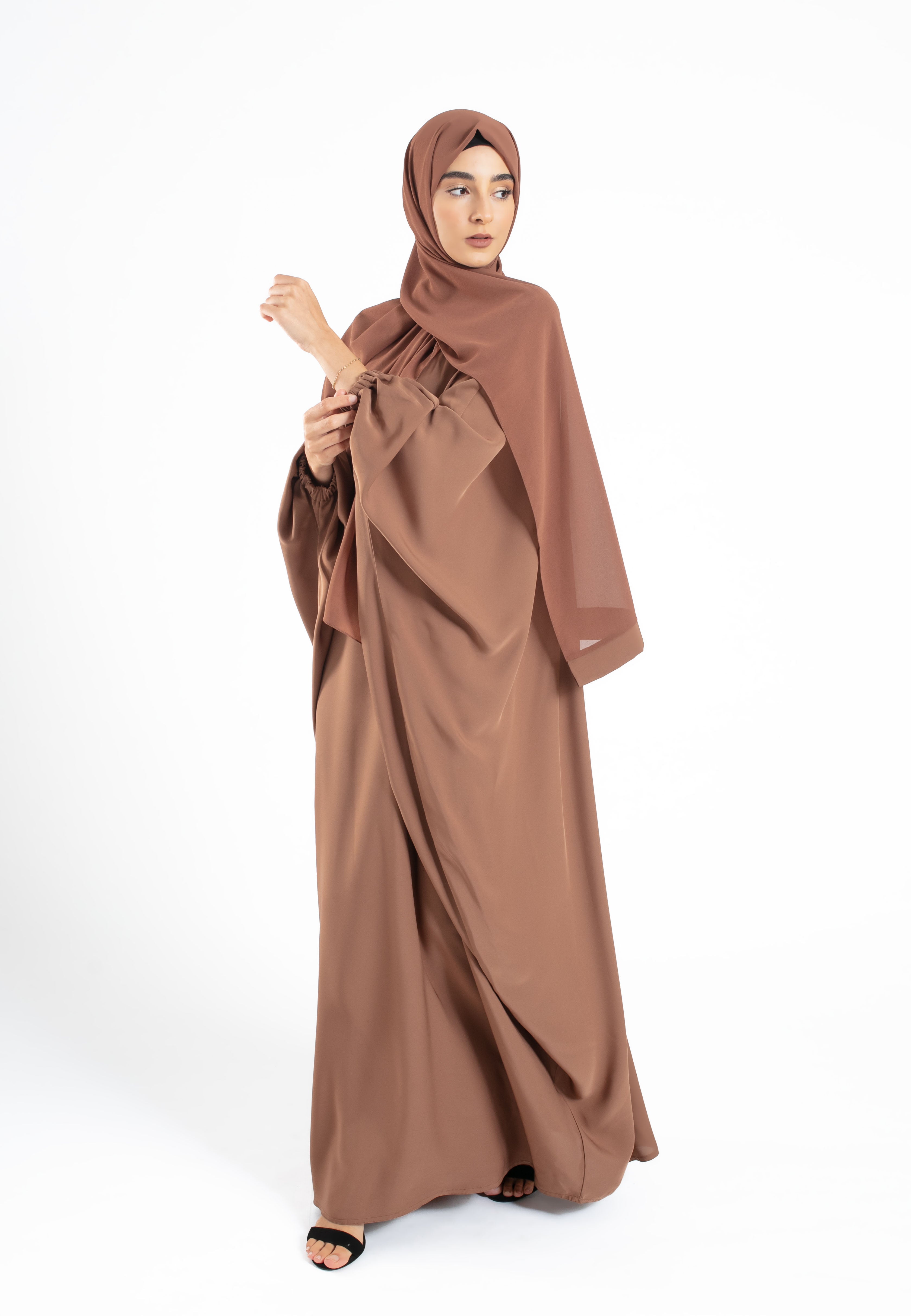 Toffee-Farasha-Abaya