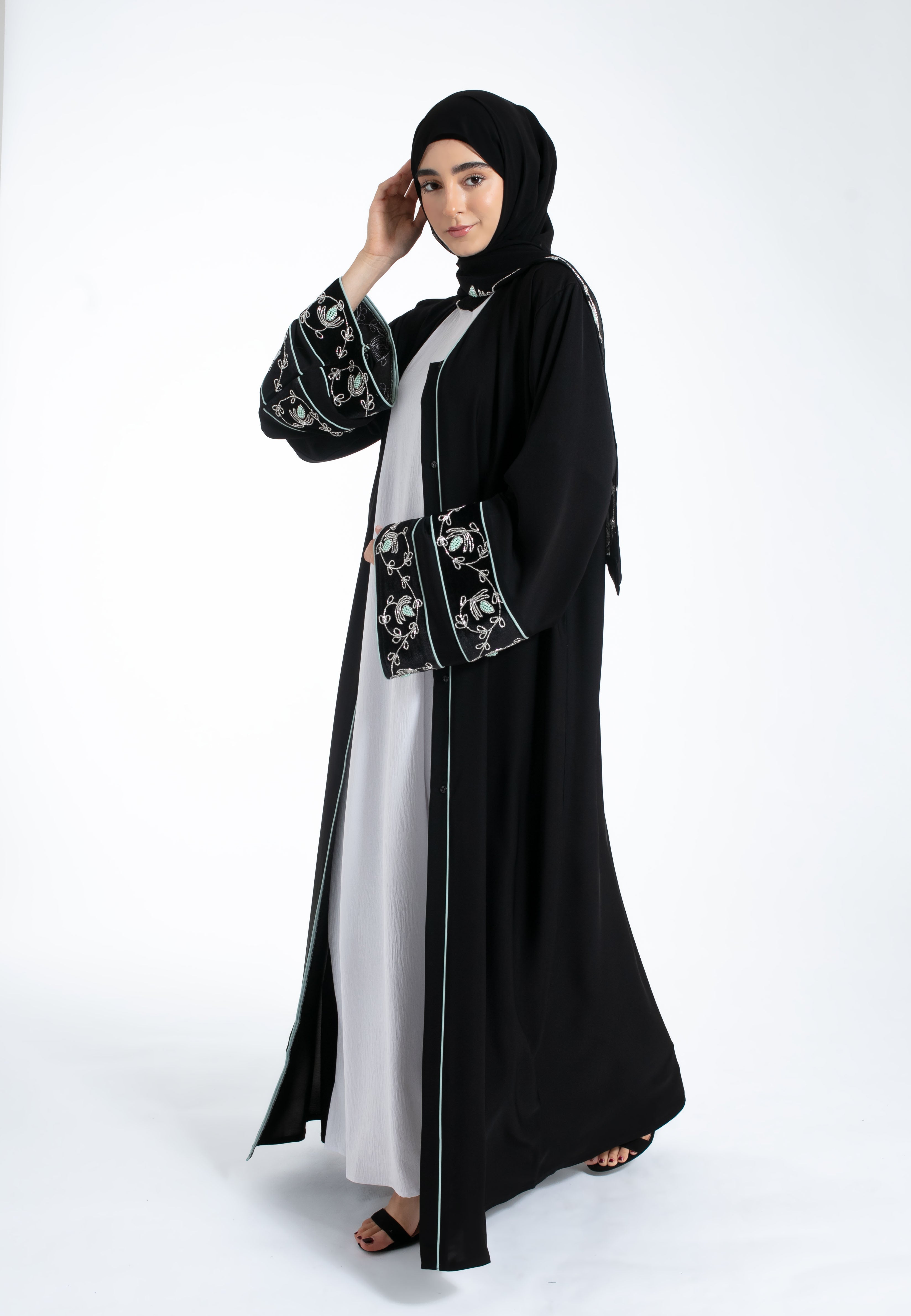 Alhambra-Luxury-Khaleeji-Open-Abaya