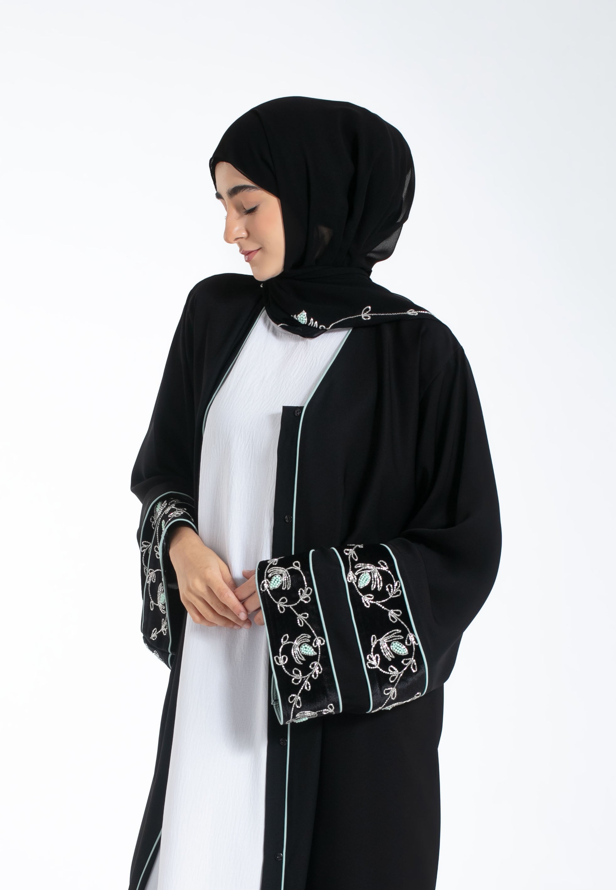 Alhambra-Luxury-Khaleeji-Open-Abaya