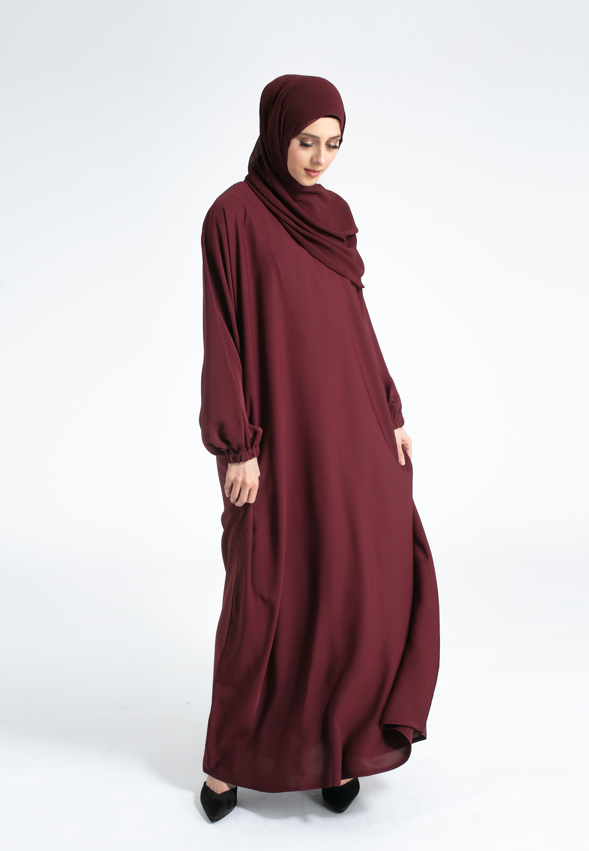 Plain-Burgundy-Closed-Abaya-Cuffed