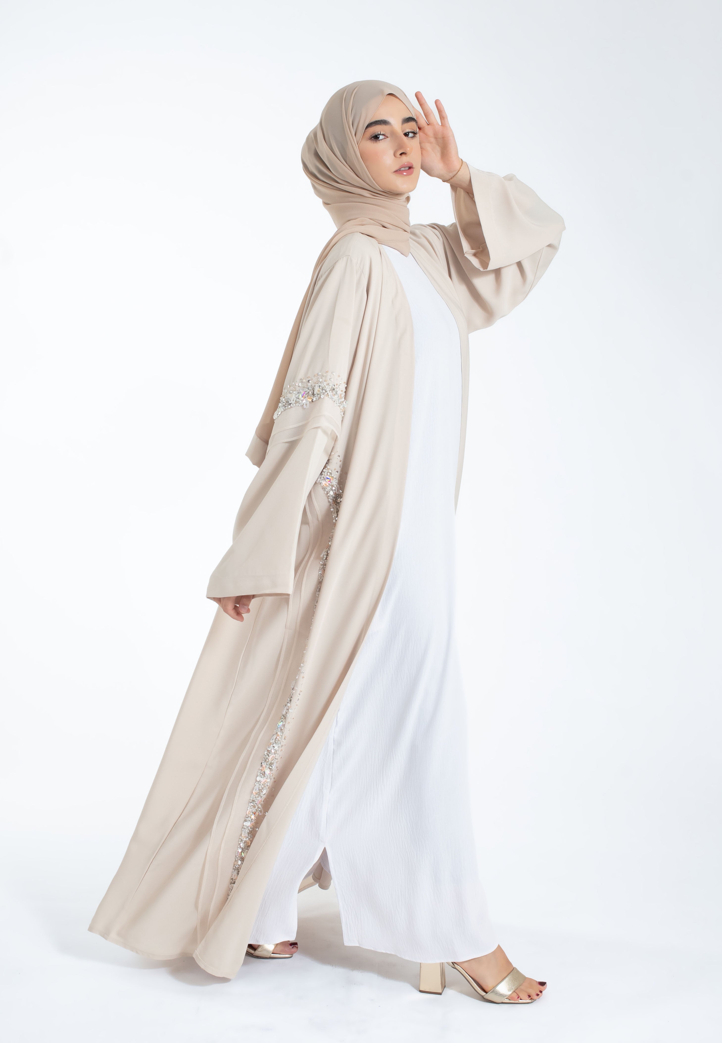 Beige-Emirati-Open-Abaya