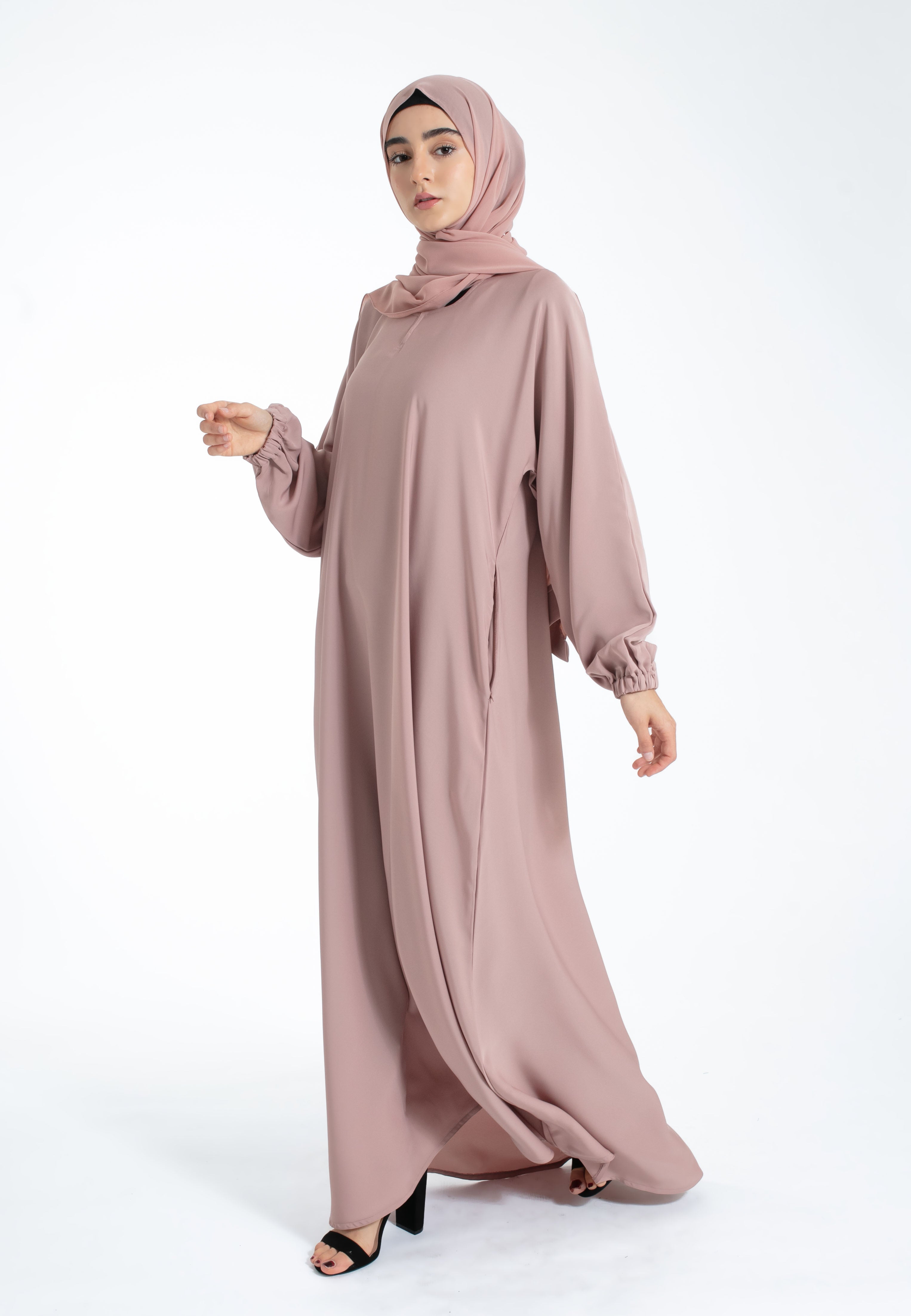 Essential Pockets Abaya in French Rose