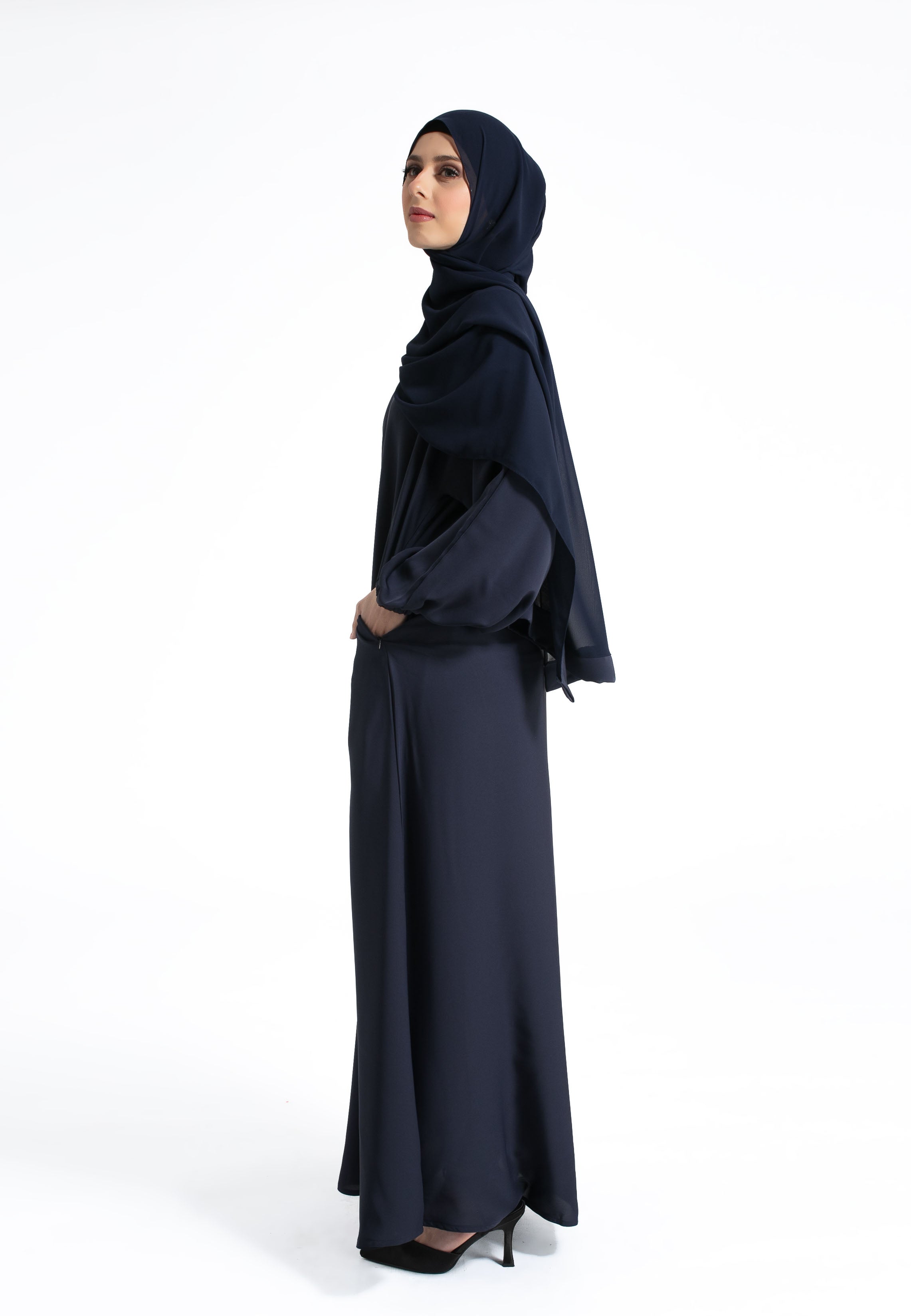 Navy-Closed-Pocket-Abaya