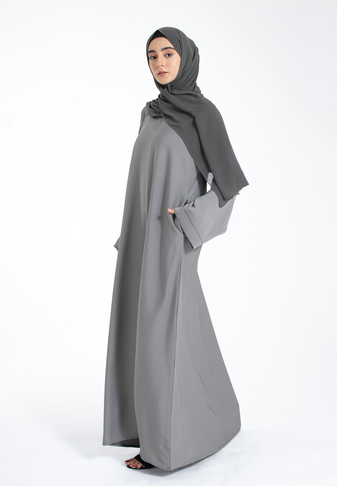 Pebble Grey Pocket Abaya