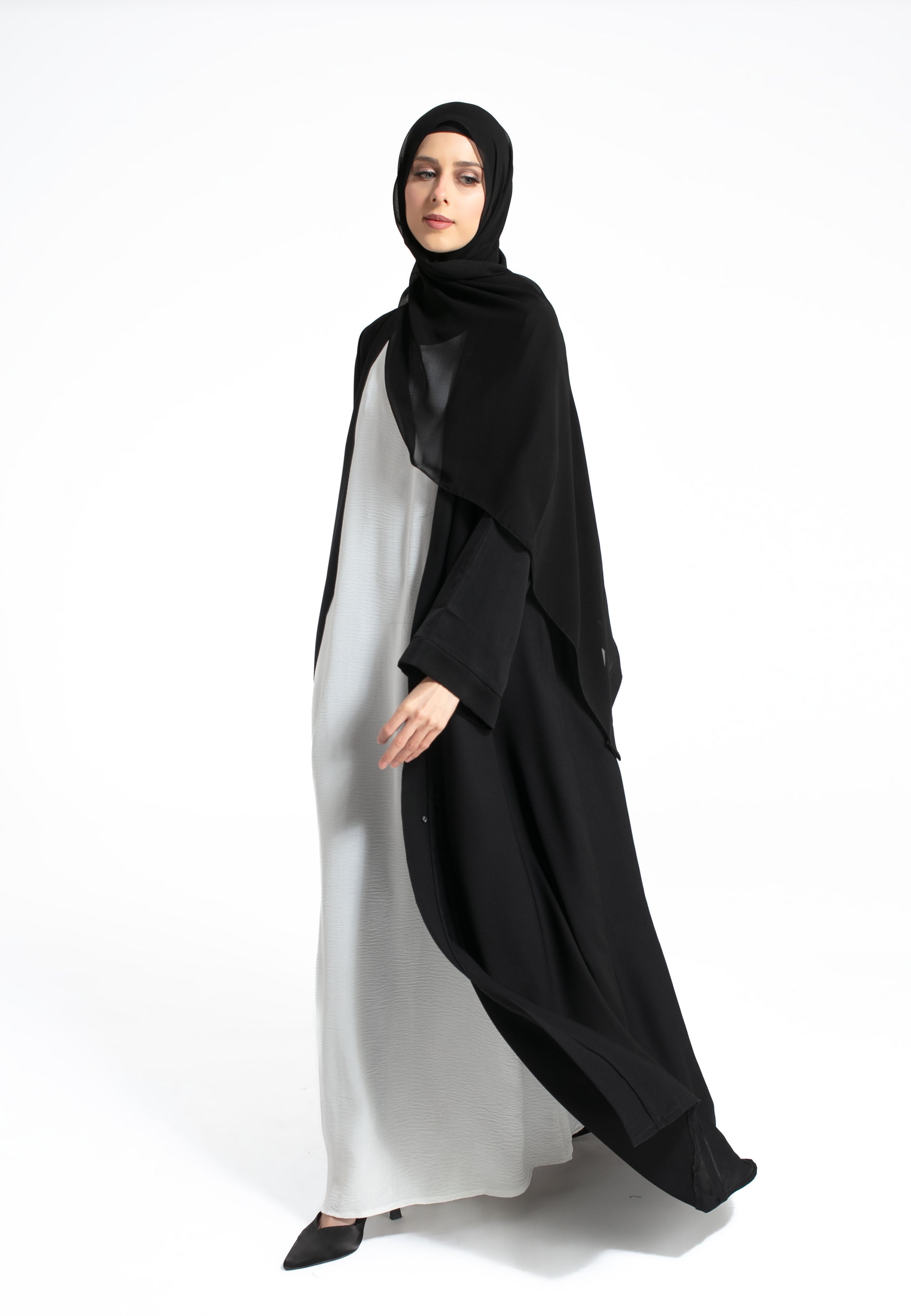 Nida Black Open Abaya