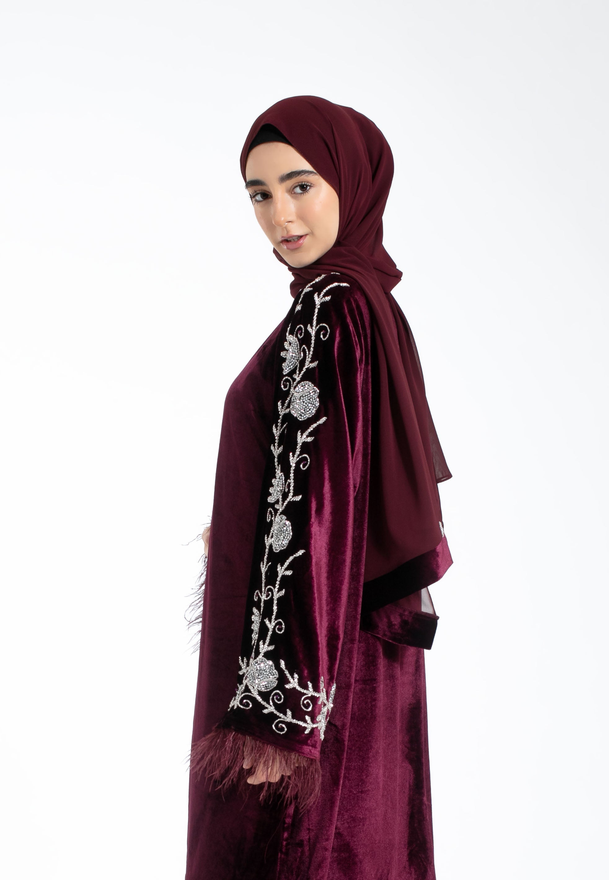 Luxury-Ruby-Velvet-Abaya