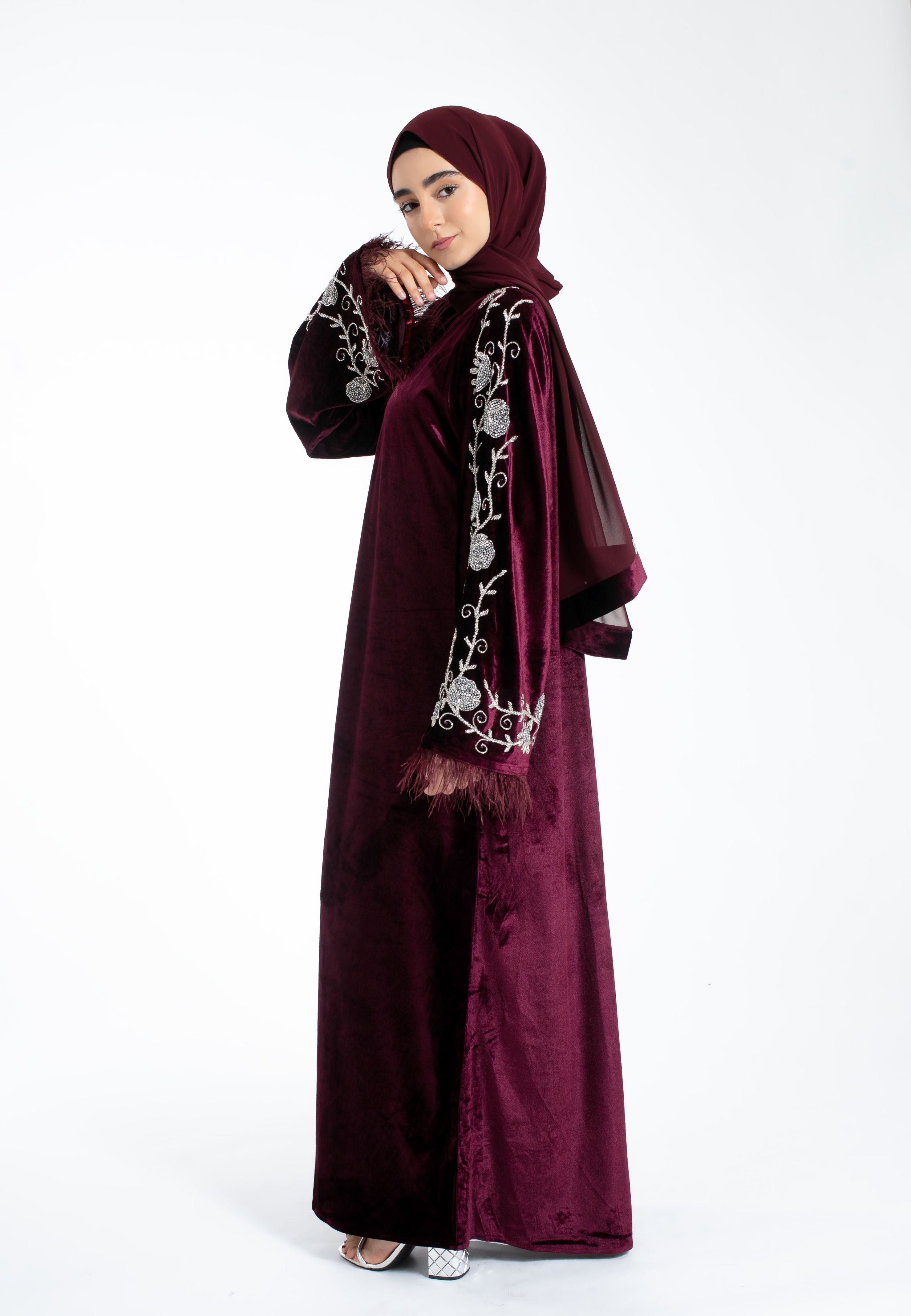 Luxury-Ruby-Velvet-Abaya