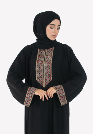 Tatreez Closed Abaya  Burgundy - Front Details