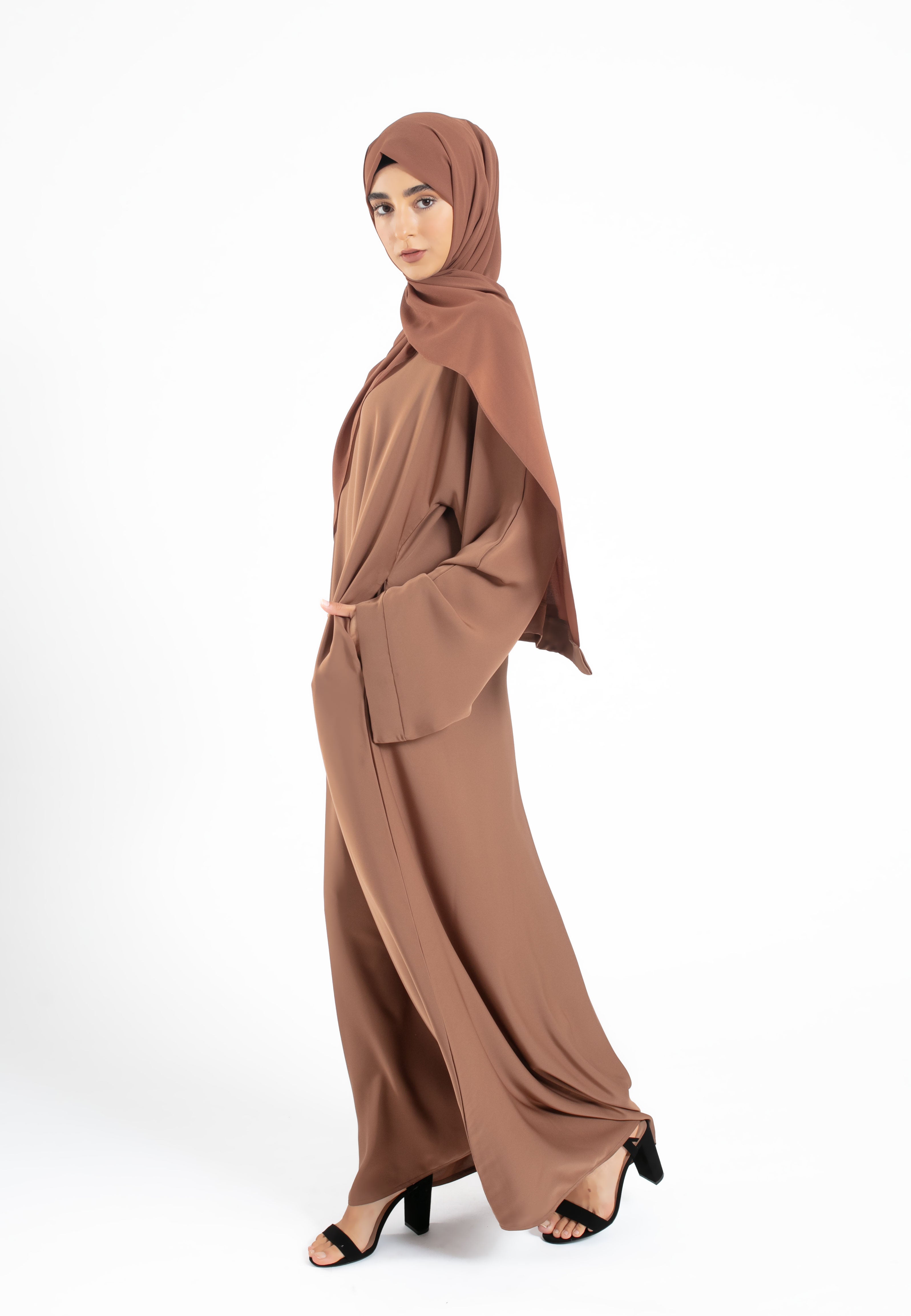 Toffee-Wide-Sleeves-Pocket-Abaya